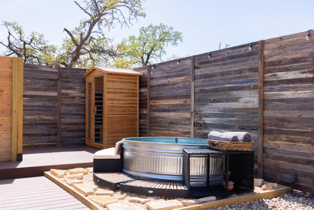 Romantic Tiny Luxury Retreat W Heated Pool, Sauna N Outdoor Shower In Wimberley 10 Acres Villa Exterior foto