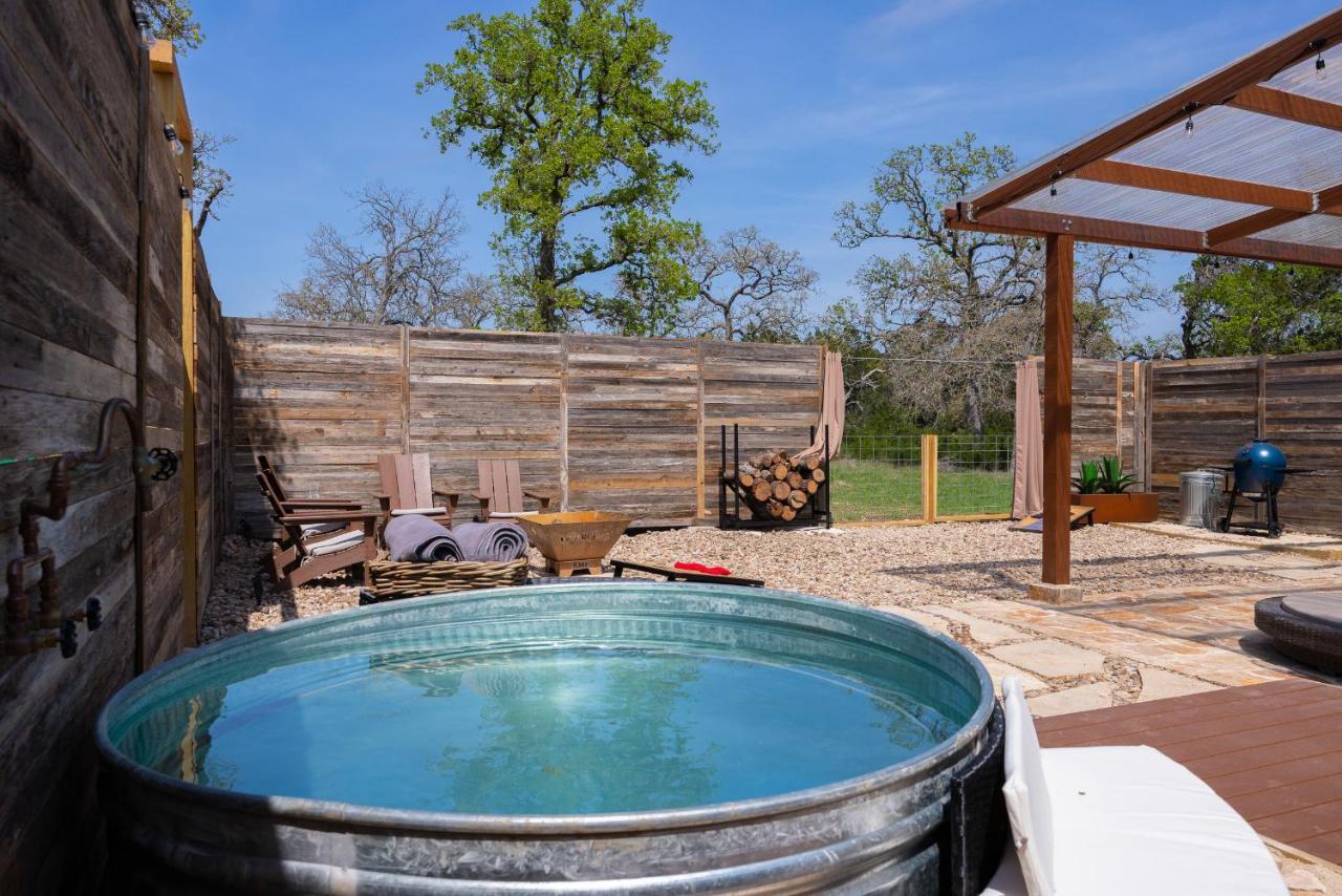 Romantic Tiny Luxury Retreat W Heated Pool, Sauna N Outdoor Shower In Wimberley 10 Acres Villa Exterior foto