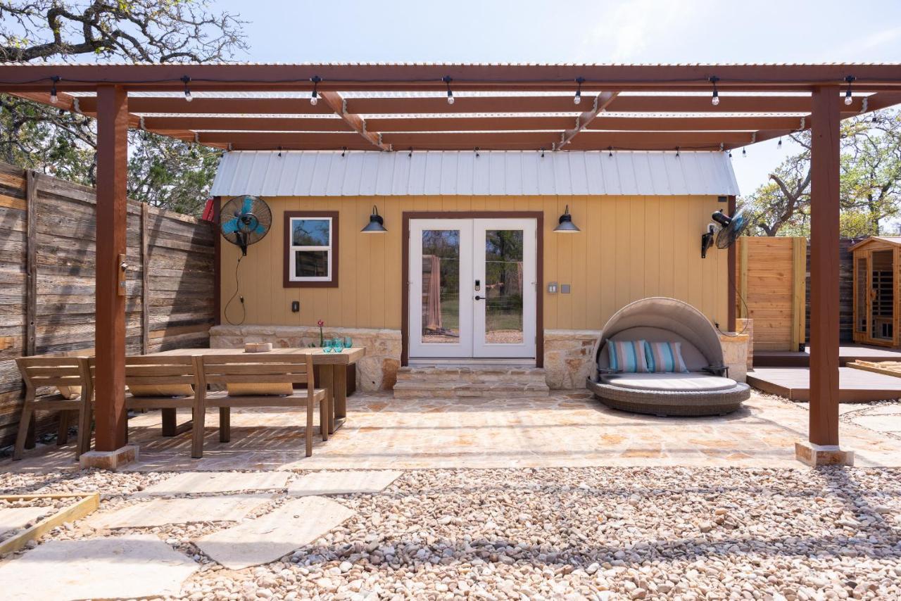 Romantic Tiny Luxury Retreat W Heated Pool, Sauna N Outdoor Shower In Wimberley 10 Acres Exterior foto