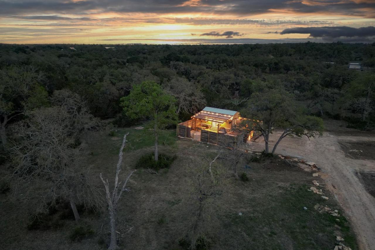 Romantic Tiny Luxury Retreat W Heated Pool, Sauna N Outdoor Shower In Wimberley 10 Acres Villa Exterior foto