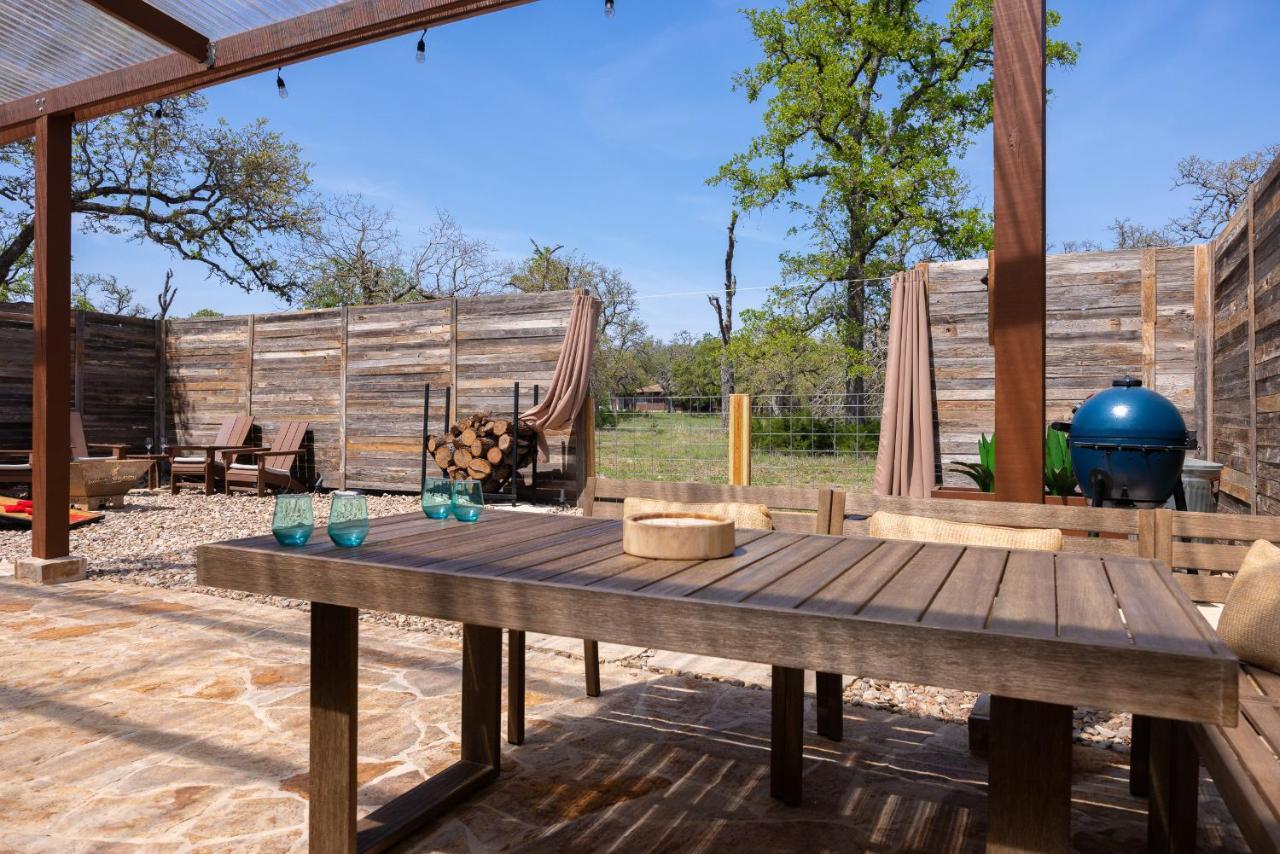 Romantic Tiny Luxury Retreat W Heated Pool, Sauna N Outdoor Shower In Wimberley 10 Acres Villa Exterior foto