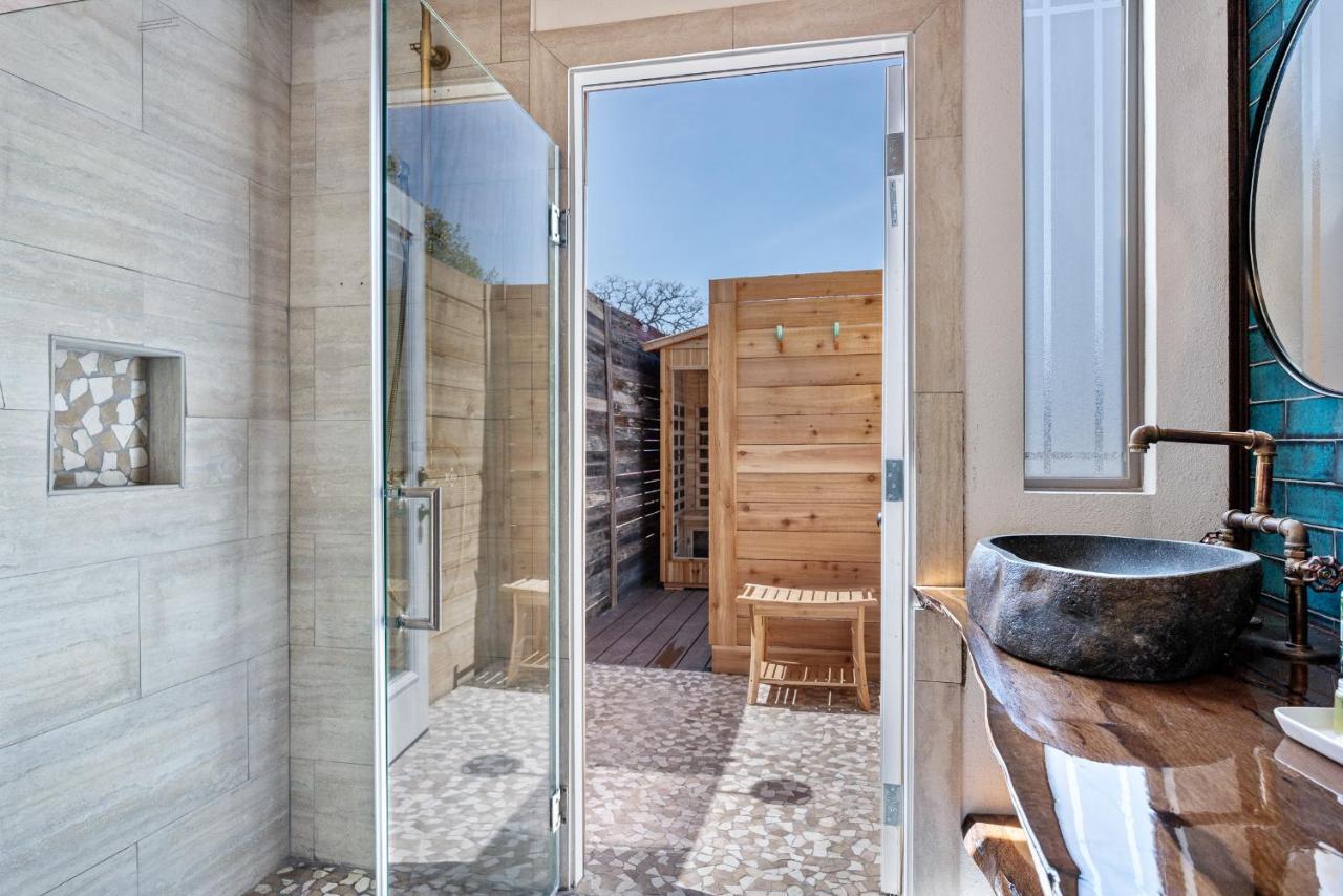 Romantic Tiny Luxury Retreat W Heated Pool, Sauna N Outdoor Shower In Wimberley 10 Acres Exterior foto