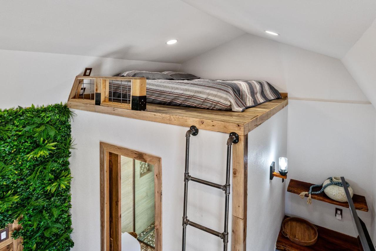 Romantic Tiny Luxury Retreat W Heated Pool, Sauna N Outdoor Shower In Wimberley 10 Acres Exterior foto