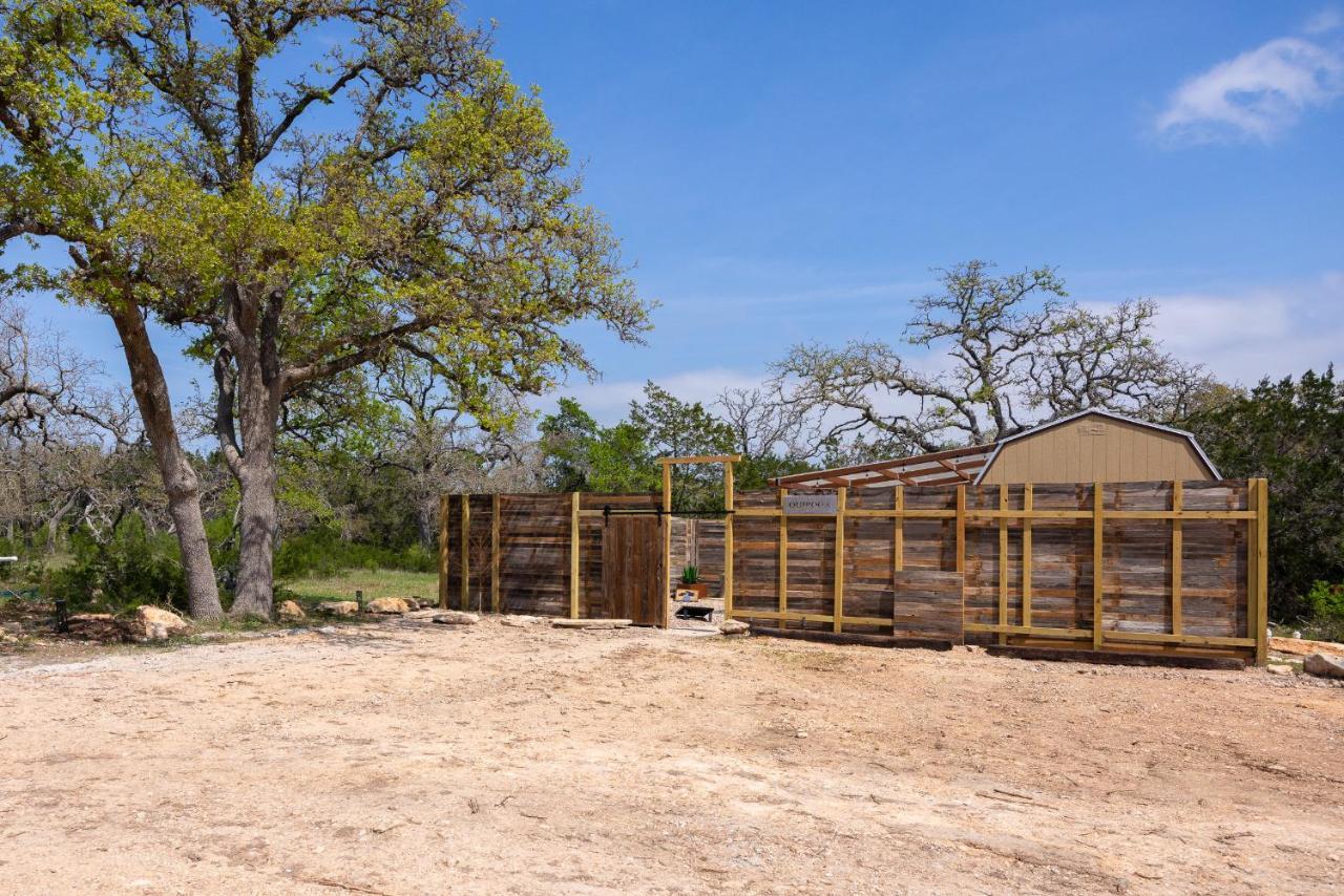 Romantic Tiny Luxury Retreat W Heated Pool, Sauna N Outdoor Shower In Wimberley 10 Acres Villa Exterior foto